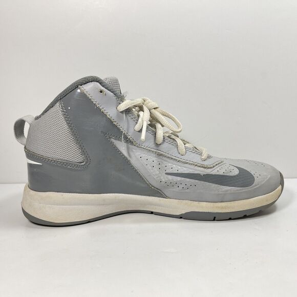 Nike Boys Basketball Shoes Sneakers Sizeโ 5.5Y Team Hustle D7 747998-009 Gray - Picture 2 of 10